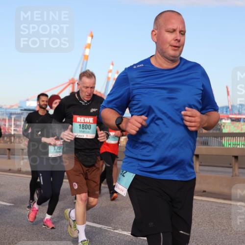 03.10.2024 - Köhlbrandbrückenlauf Matties Gatica Varas http://msf.ph/oto/7146004 03.10.2024 09:43:17 Position 2 2238, 175, 1800 meine-sportfotos.de