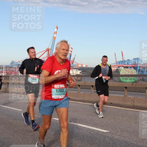 03.10.2024 - Köhlbrandbrückenlauf Matties Gatica Varas http://msf.ph/oto/7146083 03.10.2024 09:43:24 Position 2 1899, 1404, 1703 meine-sportfotos.de