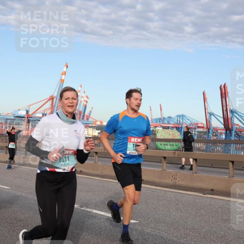 03.10.2024 - Köhlbrandbrückenlauf Matties Gatica Varas http://msf.ph/oto/7146135 03.10.2024 09:43:27 Position 2 3, 1511, 18 meine-sportfotos.de