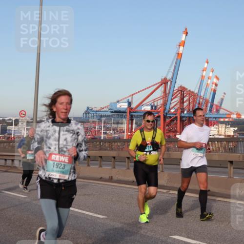 03.10.2024 - Köhlbrandbrückenlauf Matties Gatica Varas http://msf.ph/oto/7146258 03.10.2024 09:43:41 Position 2 246, 1500, 1, 1886, 1923, 5591 meine-sportfotos.de