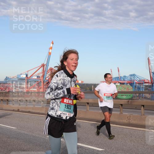 03.10.2024 - Köhlbrandbrückenlauf Matties Gatica Varas http://msf.ph/oto/7146272 03.10.2024 09:43:42 Position 2 1886, 1923, 3591 meine-sportfotos.de