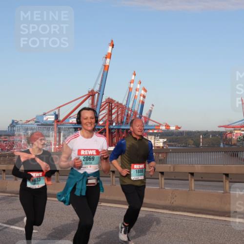 03.10.2024 - Köhlbrandbrückenlauf Matties Gatica Varas http://msf.ph/oto/7146300 03.10.2024 09:43:44 Position 2 500, 1, 2483, 833, 2069, 1886 meine-sportfotos.de