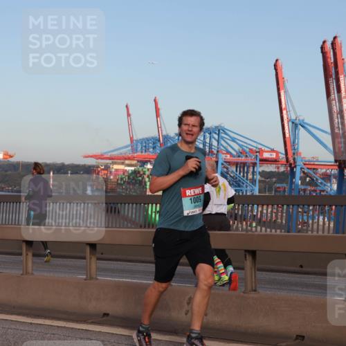 03.10.2024 - Köhlbrandbrückenlauf Matties Gatica Varas http://msf.ph/oto/7146646 03.10.2024 09:42:18 Position 2 1009 meine-sportfotos.de