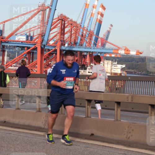 03.10.2024 - Köhlbrandbrückenlauf Matties Gatica Varas http://msf.ph/oto/7146686 03.10.2024 09:42:23 Position 2 15, 1719 meine-sportfotos.de