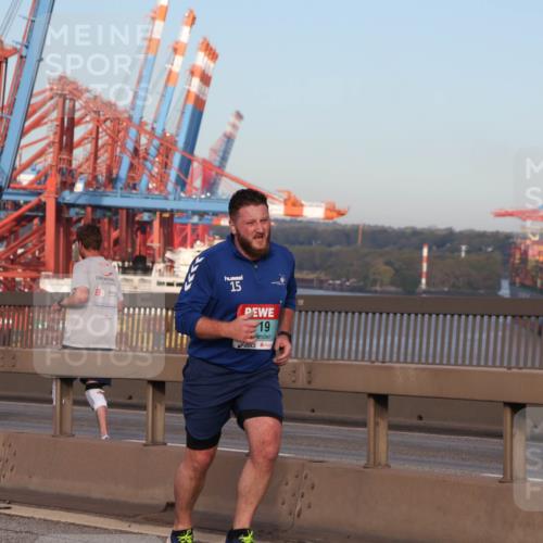 03.10.2024 - Köhlbrandbrückenlauf Matties Gatica Varas http://msf.ph/oto/7146697 03.10.2024 09:42:24 Position 2 15, 19 meine-sportfotos.de