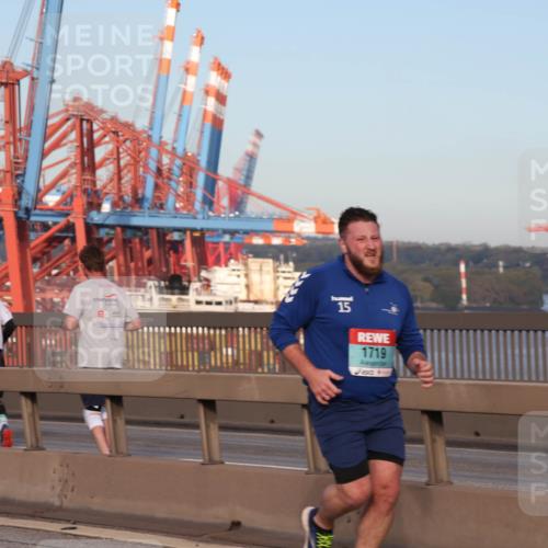 03.10.2024 - Köhlbrandbrückenlauf Matties Gatica Varas http://msf.ph/oto/7146700 03.10.2024 09:42:24 Position 2 15, 1719 meine-sportfotos.de