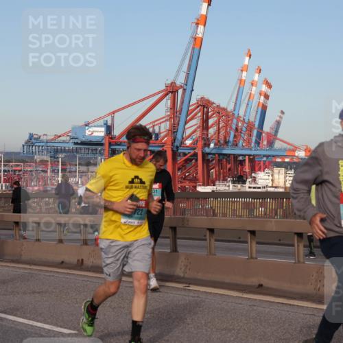 03.10.2024 - Köhlbrandbrückenlauf Matties Gatica Varas http://msf.ph/oto/7146733 03.10.2024 09:42:26 Position 2 1421, 1522, 722, 31, 1080 meine-sportfotos.de