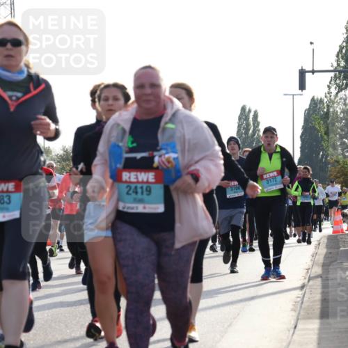 03.10.2024 - Köhlbrandbrückenlauf Luisa Fischer http://msf.ph/oto/7146738 03.10.2024 09:21:58 Position 3 3669, 3083, 2419, 3706, 3172 meine-sportfotos.de