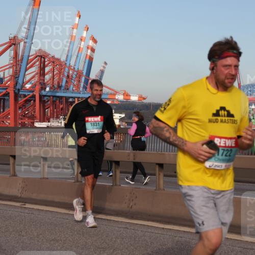 03.10.2024 - Köhlbrandbrückenlauf Matties Gatica Varas http://msf.ph/oto/7146748 03.10.2024 09:42:28 Position 2 1831, 1722, 2013 meine-sportfotos.de