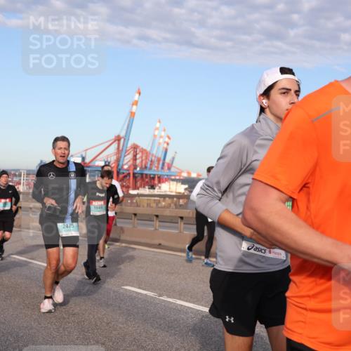 03.10.2024 - Köhlbrandbrückenlauf Matties Gatica Varas http://msf.ph/oto/7146805 03.10.2024 09:42:32 Position 2 1855, 2475, 1849 meine-sportfotos.de
