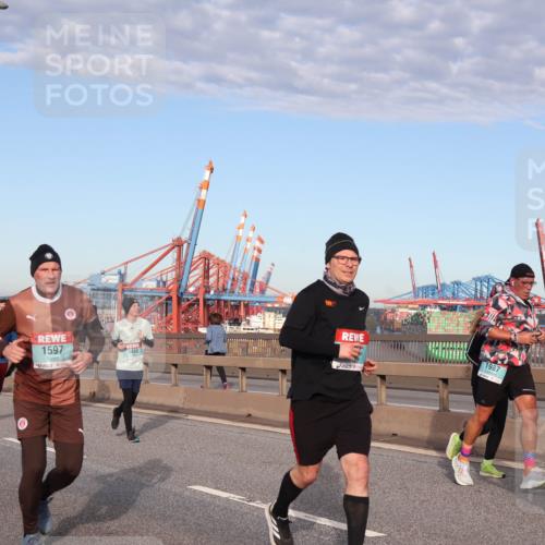 03.10.2024 - Köhlbrandbrückenlauf Matties Gatica Varas http://msf.ph/oto/7146843 03.10.2024 09:42:35 Position 2 1597, 1450, 1987, 1596 meine-sportfotos.de