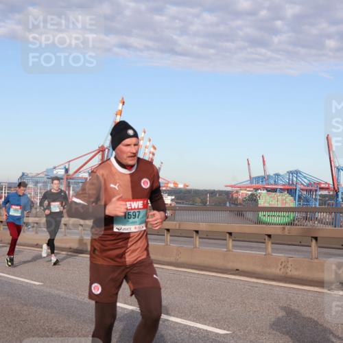 03.10.2024 - Köhlbrandbrückenlauf Matties Gatica Varas http://msf.ph/oto/7146850 03.10.2024 09:42:36 Position 2 1035, 1597 meine-sportfotos.de