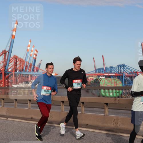 03.10.2024 - Köhlbrandbrückenlauf Matties Gatica Varas http://msf.ph/oto/7146887 03.10.2024 09:42:38 Position 2 1127, 1767, 1035, 1036, 1450 meine-sportfotos.de