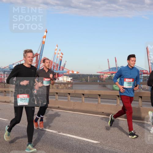 03.10.2024 - Köhlbrandbrückenlauf Matties Gatica Varas http://msf.ph/oto/7146898 03.10.2024 09:42:39 Position 2 2633, 2441, 1127, 1035 meine-sportfotos.de