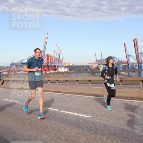 03.10.2024 - Köhlbrandbrückenlauf Matties Gatica Varas http://msf.ph/oto/7146926 03.10.2024 09:42:41 Position 2 1045, 2633 meine-sportfotos.de