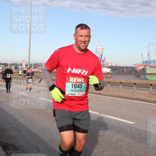 03.10.2024 - Köhlbrandbrückenlauf Matties Gatica Varas http://msf.ph/oto/7146959 03.10.2024 09:42:42 Position 2 1045 meine-sportfotos.de