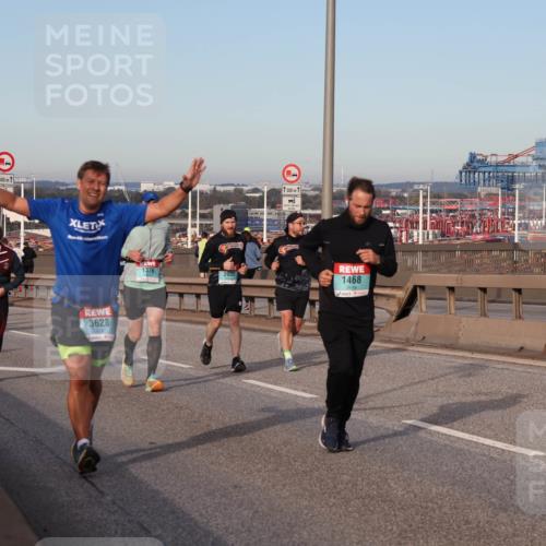 03.10.2024 - Köhlbrandbrückenlauf Matties Gatica Varas http://msf.ph/oto/7146976 03.10.2024 09:42:45 Position 2 1500, 45, 3628, 2005, 1500, 1468, 1819 meine-sportfotos.de