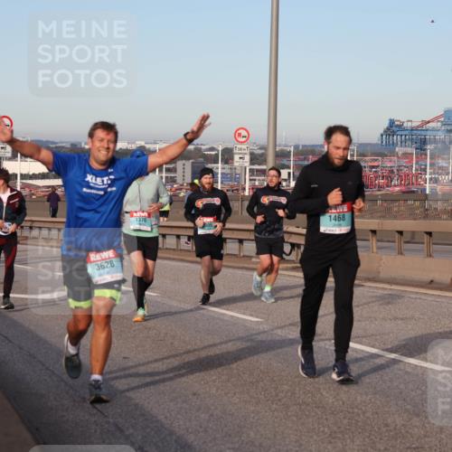 03.10.2024 - Köhlbrandbrückenlauf Matties Gatica Varas http://msf.ph/oto/7146984 03.10.2024 09:42:45 Position 2 45, 3628, 1376, 1500, 1468, 18 meine-sportfotos.de