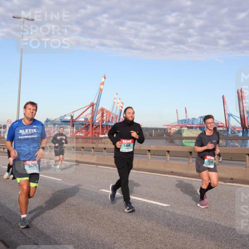 03.10.2024 - Köhlbrandbrückenlauf Matties Gatica Varas http://msf.ph/oto/7147005 03.10.2024 09:42:47 Position 2 4, 3628, 1468, 1819 meine-sportfotos.de