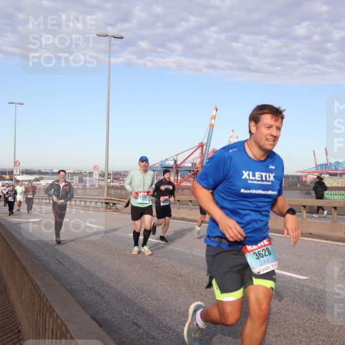 03.10.2024 - Köhlbrandbrückenlauf Matties Gatica Varas http://msf.ph/oto/7147035 03.10.2024 09:42:49 Position 2 1376, 4, 3628 meine-sportfotos.de