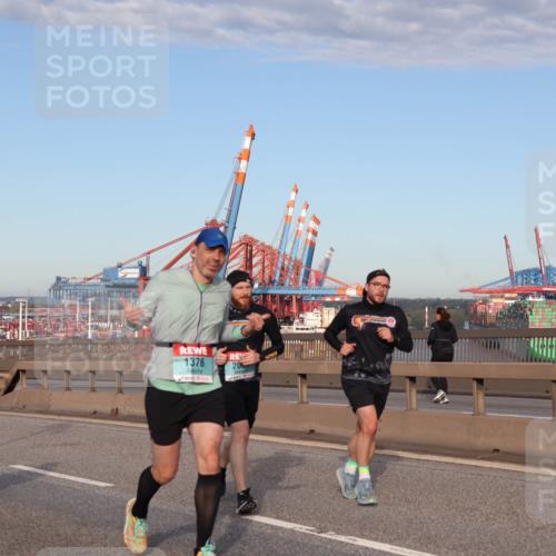 03.10.2024 - Köhlbrandbrückenlauf Matties Gatica Varas http://msf.ph/oto/7147044 03.10.2024 09:42:49 Position 2 137 meine-sportfotos.de