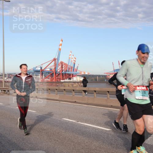 03.10.2024 - Köhlbrandbrückenlauf Matties Gatica Varas http://msf.ph/oto/7147066 03.10.2024 09:42:51 Position 2 20, 1376 meine-sportfotos.de