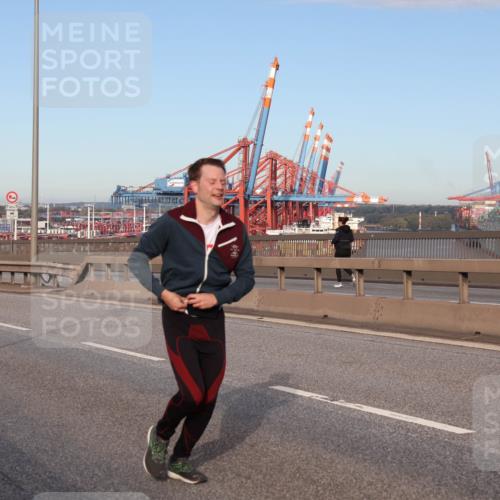 03.10.2024 - Köhlbrandbrückenlauf Matties Gatica Varas http://msf.ph/oto/7147068 03.10.2024 09:42:51 Position 2  meine-sportfotos.de
