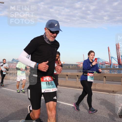 03.10.2024 - Köhlbrandbrückenlauf Matties Gatica Varas http://msf.ph/oto/7147148 03.10.2024 09:42:59 Position 2 1996, 1956, 1281, 165, 2049, 2050 meine-sportfotos.de