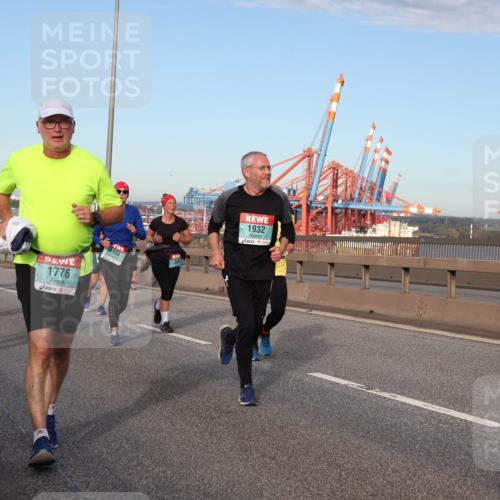 03.10.2024 - Köhlbrandbrückenlauf Matties Gatica Varas http://msf.ph/oto/7147198 03.10.2024 09:43:02 Position 2 1708, 1776, 1755, 1932, 1956 meine-sportfotos.de