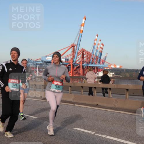 03.10.2024 - Köhlbrandbrückenlauf Matties Gatica Varas http://msf.ph/oto/7147278 03.10.2024 09:43:08 Position 2 1825, 1324, 1292, 1794 meine-sportfotos.de