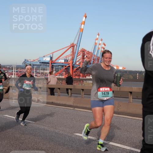 03.10.2024 - Köhlbrandbrückenlauf Matties Gatica Varas http://msf.ph/oto/7147296 03.10.2024 09:43:10 Position 2 1465, 2071, 1825, 4, 1479 meine-sportfotos.de