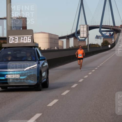 03.10.2024 - Köhlbrandbrückenlauf Luisa Fischer http://msf.ph/oto/7147391 03.10.2024 09:30:49 Position 3 0, 31, 06, 124 meine-sportfotos.de
