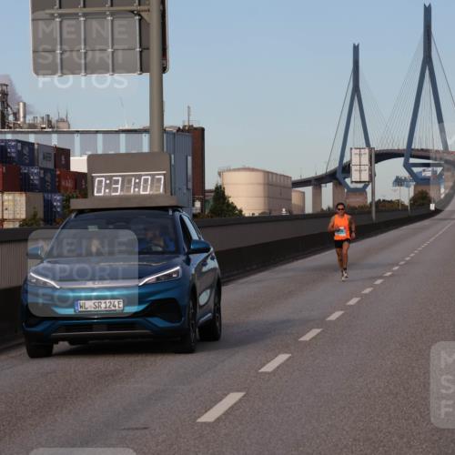 03.10.2024 - Köhlbrandbrückenlauf Luisa Fischer http://msf.ph/oto/7147399 03.10.2024 09:30:50 Position 3 0, 30, 0, 124 meine-sportfotos.de