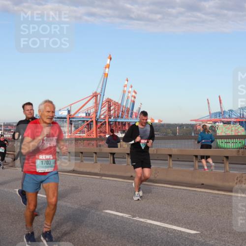 03.10.2024 - Köhlbrandbrückenlauf Matties Gatica Varas http://msf.ph/oto/7147416 03.10.2024 09:43:23 Position 2 1703, 136 meine-sportfotos.de