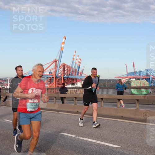 03.10.2024 - Köhlbrandbrückenlauf Matties Gatica Varas http://msf.ph/oto/7147420 03.10.2024 09:43:24 Position 2 1703 meine-sportfotos.de