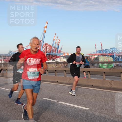 03.10.2024 - Köhlbrandbrückenlauf Matties Gatica Varas http://msf.ph/oto/7147422 03.10.2024 09:43:24 Position 2 18, 1404, 1703, 1364 meine-sportfotos.de