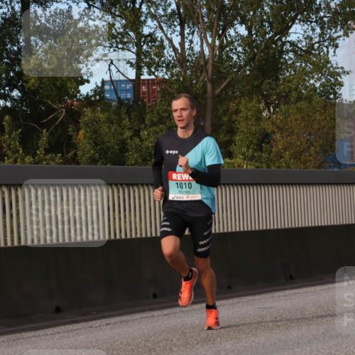 03.10.2024 - Köhlbrandbrückenlauf Luisa Fischer http://msf.ph/oto/7147426 03.10.2024 09:32:55 Position 3 1010 meine-sportfotos.de