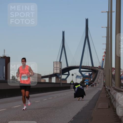 03.10.2024 - Köhlbrandbrückenlauf Luisa Fischer http://msf.ph/oto/7147445 03.10.2024 09:34:24 Position 3 1006 meine-sportfotos.de