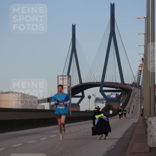 03.10.2024 - Köhlbrandbrückenlauf Luisa Fischer http://msf.ph/oto/7147472 03.10.2024 09:34:42 Position 3  meine-sportfotos.de