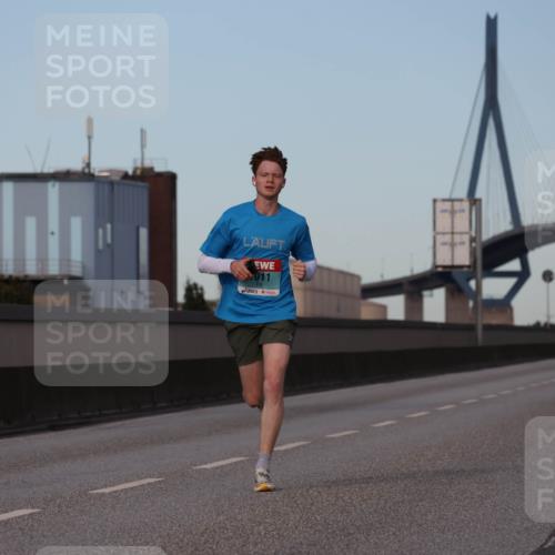 03.10.2024 - Köhlbrandbrückenlauf Luisa Fischer http://msf.ph/oto/7147481 03.10.2024 09:34:46 Position 3 011 meine-sportfotos.de