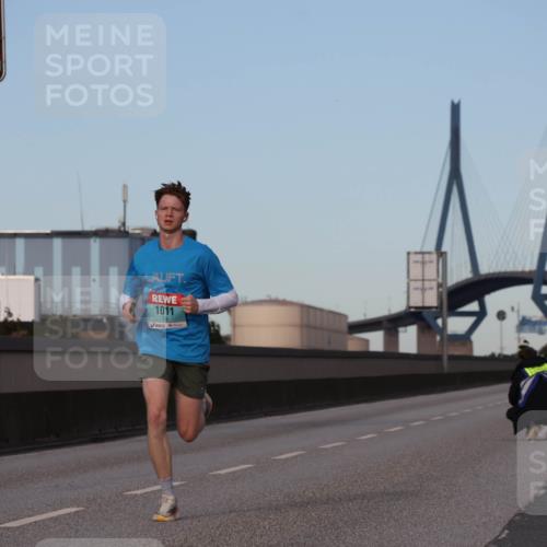 03.10.2024 - Köhlbrandbrückenlauf Luisa Fischer http://msf.ph/oto/7147487 03.10.2024 09:34:47 Position 3 1011 meine-sportfotos.de
