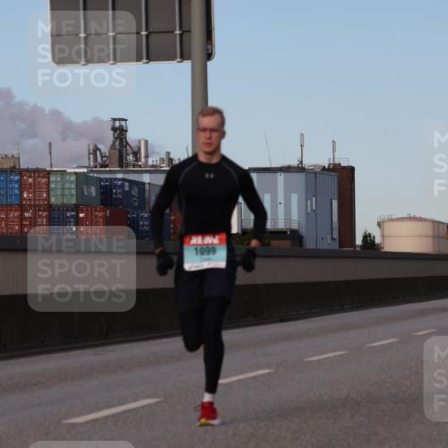 03.10.2024 - Köhlbrandbrückenlauf Luisa Fischer http://msf.ph/oto/7147513 03.10.2024 09:35:21 Position 3 1099, 3676, 1012 meine-sportfotos.de