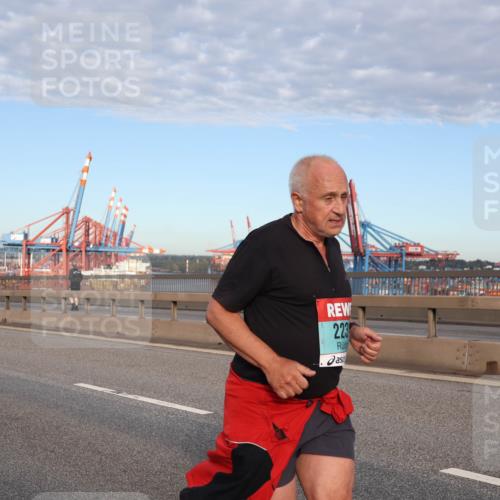 03.10.2024 - Köhlbrandbrückenlauf Matties Gatica Varas http://msf.ph/oto/7147514 03.10.2024 09:43:33 Position 2 223 meine-sportfotos.de