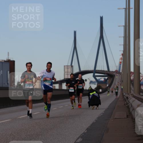03.10.2024 - Köhlbrandbrückenlauf Luisa Fischer http://msf.ph/oto/7147518 03.10.2024 09:35:23 Position 3 3676, 1012 meine-sportfotos.de
