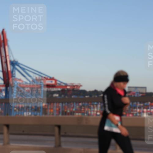 03.10.2024 - Köhlbrandbrückenlauf Matties Gatica Varas http://msf.ph/oto/7147526 03.10.2024 09:43:36 Position 2  meine-sportfotos.de