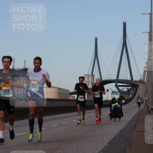 03.10.2024 - Köhlbrandbrückenlauf Luisa Fischer http://msf.ph/oto/7147541 03.10.2024 09:35:25 Position 3 3676, 1012, 1020, 2423 meine-sportfotos.de