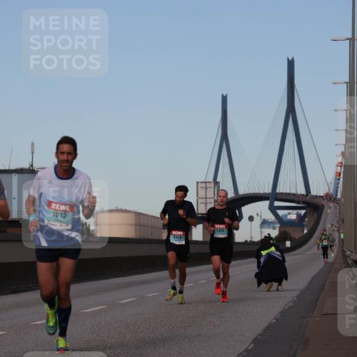 03.10.2024 - Köhlbrandbrückenlauf Luisa Fischer http://msf.ph/oto/7147546 03.10.2024 09:35:26 Position 3 1012, 1020, 3676, 2423 meine-sportfotos.de