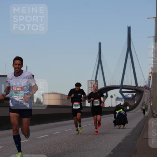 03.10.2024 - Köhlbrandbrückenlauf Luisa Fischer http://msf.ph/oto/7147549 03.10.2024 09:35:26 Position 3 3676, 1012, 1020, 2423 meine-sportfotos.de