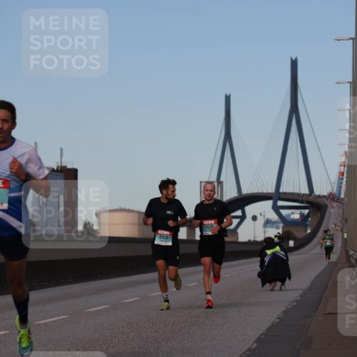 03.10.2024 - Köhlbrandbrückenlauf Luisa Fischer http://msf.ph/oto/7147554 03.10.2024 09:35:27 Position 3 1012, 1020, 2423 meine-sportfotos.de