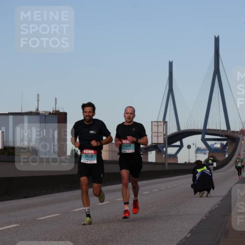03.10.2024 - Köhlbrandbrückenlauf Luisa Fischer http://msf.ph/oto/7147555 03.10.2024 09:35:29 Position 3 2423, 1020 meine-sportfotos.de
